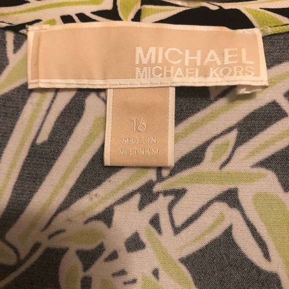 😍 MICHAEL Michael Kors Bamboo Print Pear Green High Low Faux Wrap Dress🎊 - Picture 6 of 11